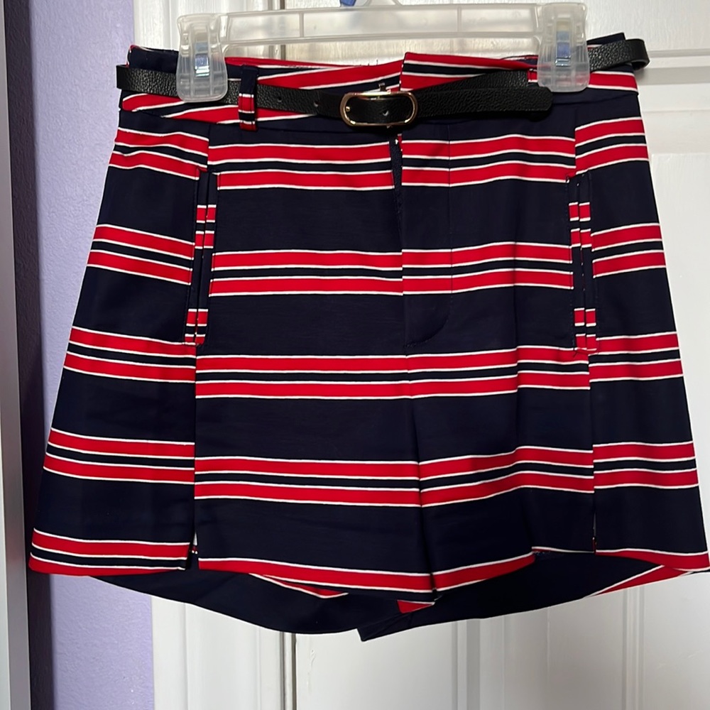 stradivarius navy, red, and white short